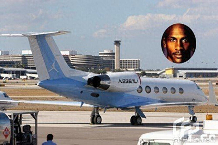 kaiyun网页版-乔丹的飞机，科比的飞机，杜兰特的飞机，没有对比就没有尴尬|科比·布莱恩特|凯文·杜兰特|詹姆斯|NBA|迈克尔·乔丹_新浪体育_新浪新闻