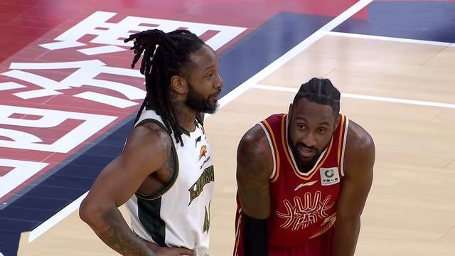 开云登录入口-赵继伟错失关键球，空砍15+6+7 辽宁男篮惜败山西 双外援弹尽粮绝